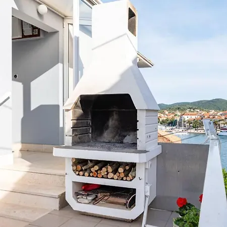 Apartment Sea View Lea Vela Luka